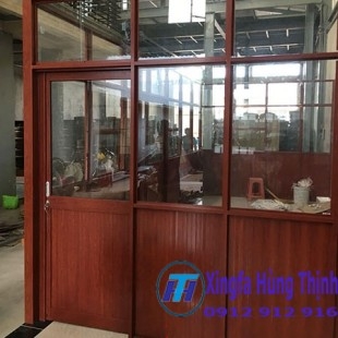 Vách ngăn nhôm màu giả gỗ